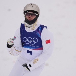 开云体育网页版登录入口-最强夫妻！徐梦桃丈夫王心迪险胜，为中国代表团夺得第四金