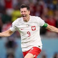 上月被撤队长&amp;宣布退队！官方：37岁莱万重新担任波兰国家队队长